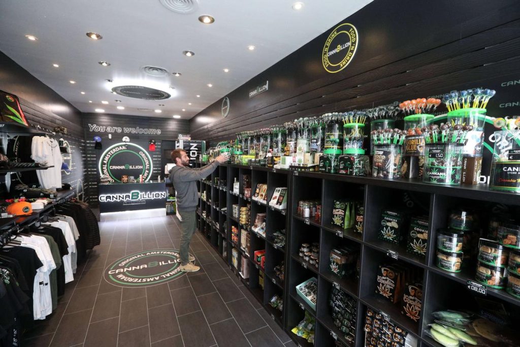 découvrez comment ouvrir un magasin de cannabis légalement en france : démarches, réglementation, conseils pour réussir et points clés à connaître avant de vous lancer dans le secteur du cannabis.