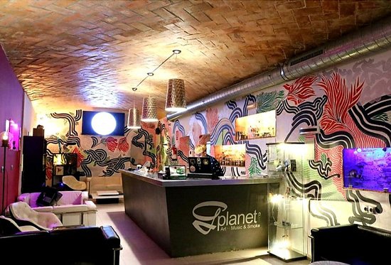 découvrez comment accéder facilement à un cannabis club à barcelone : conditions d’entrée, conseils pratiques, et démarches pour profiter légalement de ces espaces privés dédiés au cannabis.