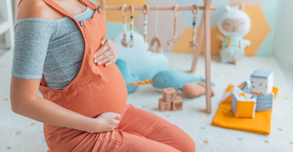 découvrez les conditions et démarches à suivre pour bénéficier du congé pathologique postnatal, un dispositif essentiel pour la santé des mamans après l'accouchement.