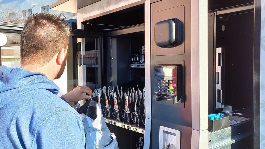 découvrez la polémique autour de l'installation d'un distributeur de cbd à proximité d'une école, provoquant la colère du maire soucieux de la sécurité des enfants.