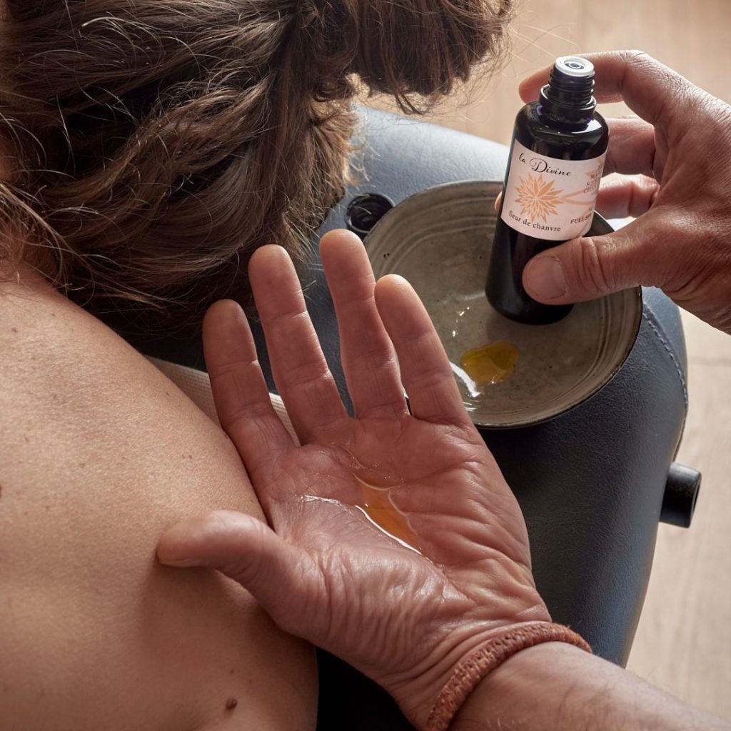 découvrez les bienfaits du massage cbd pour une récupération sportive optimale, réduisant douleurs et tensions musculaires après l'effort.