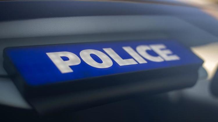 un jeune homme est décédé suite à un malaise survenu dans une boutique de cbd à calais. découvrez les circonstances de cet événement tragique.